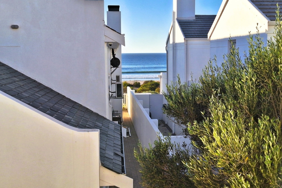 5 Bedroom Property for Sale in Golden Mile Western Cape